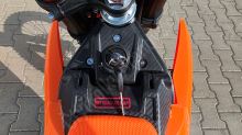 Elektrická motorka pitbike MRM PitVolt 6000W 72V, 17/14 Bat Li-Ion, sedlo 77cm, oranžová (3)