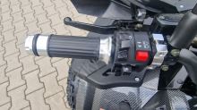 Dětská elektro čtyřkolka ATV MiniRocket Hunter II Deluxe 1500W 60V diferenciál alu carbon (22)