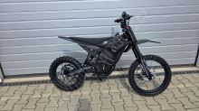 Elektrická motorka pitbike MRM PitVolt 6000W 72V, 17/14 Bat Li-Ion, sedlo 77cm, černá Elektrická motorka pitbike MRM PitVolt 6000W 72V, 17/14 Bat Li-Ion, sedlo 77cm, černá